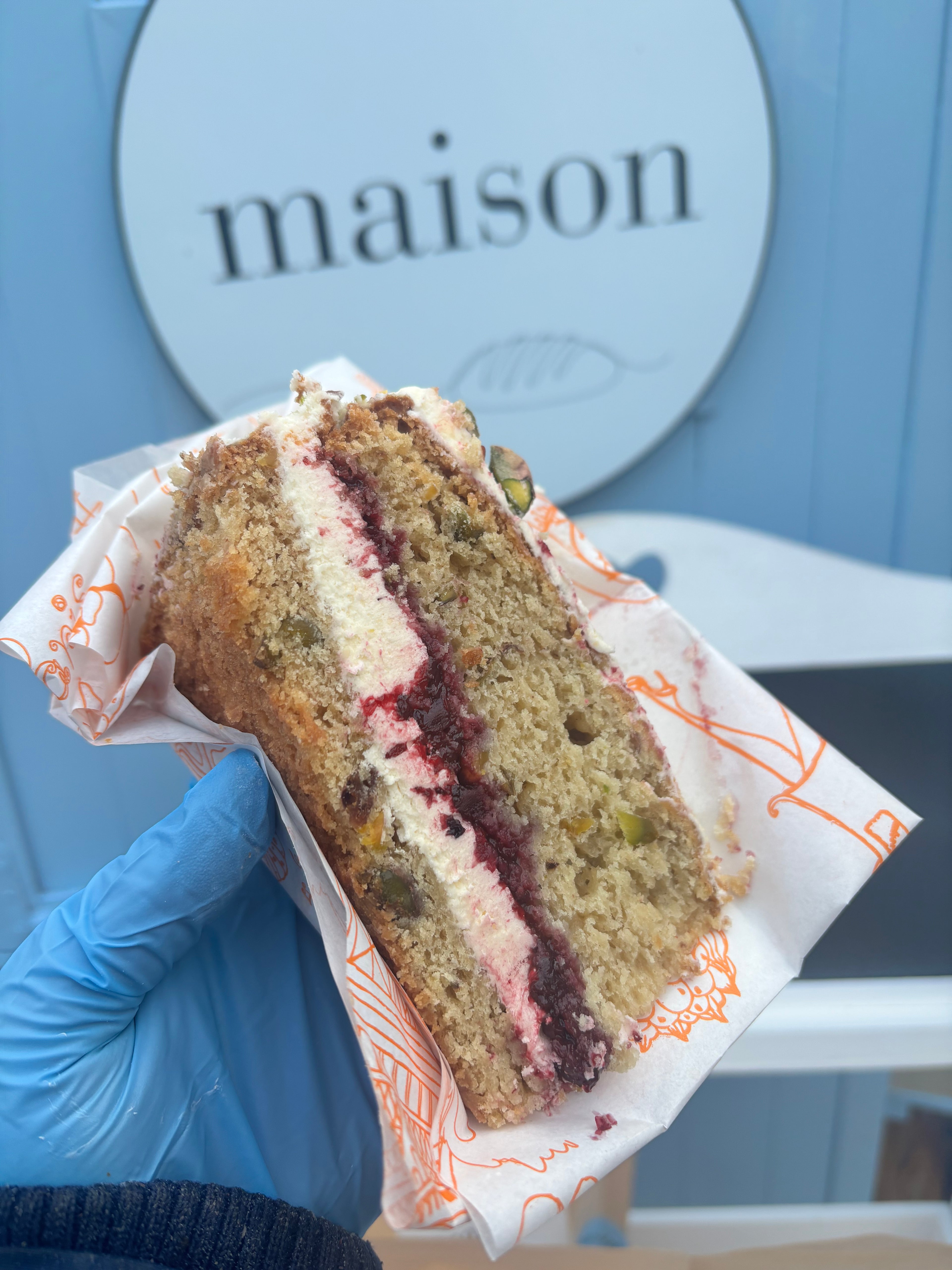 Pistachio cake with blackberry compote