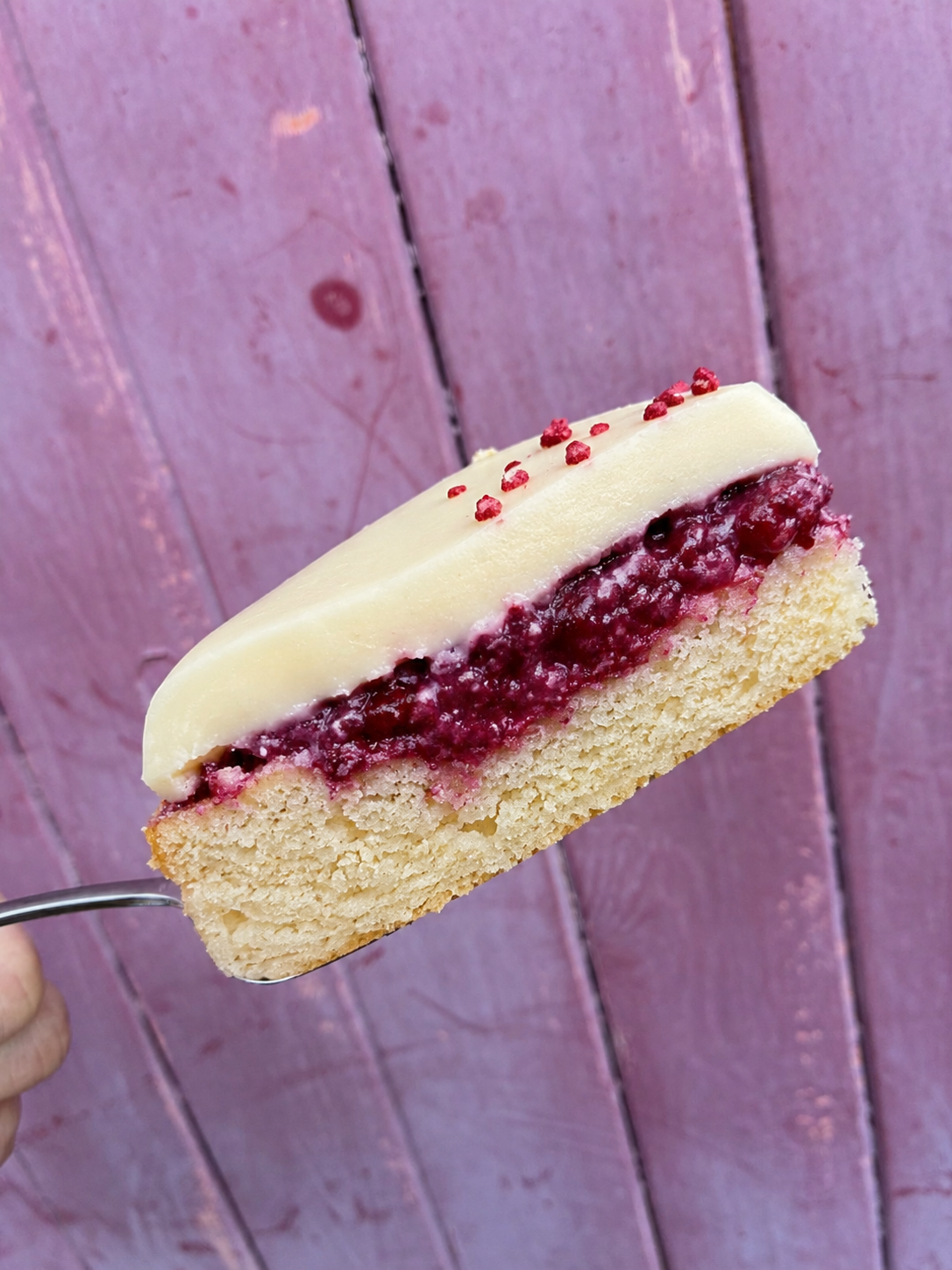 (Gluten free) White chocolate raspberry torte