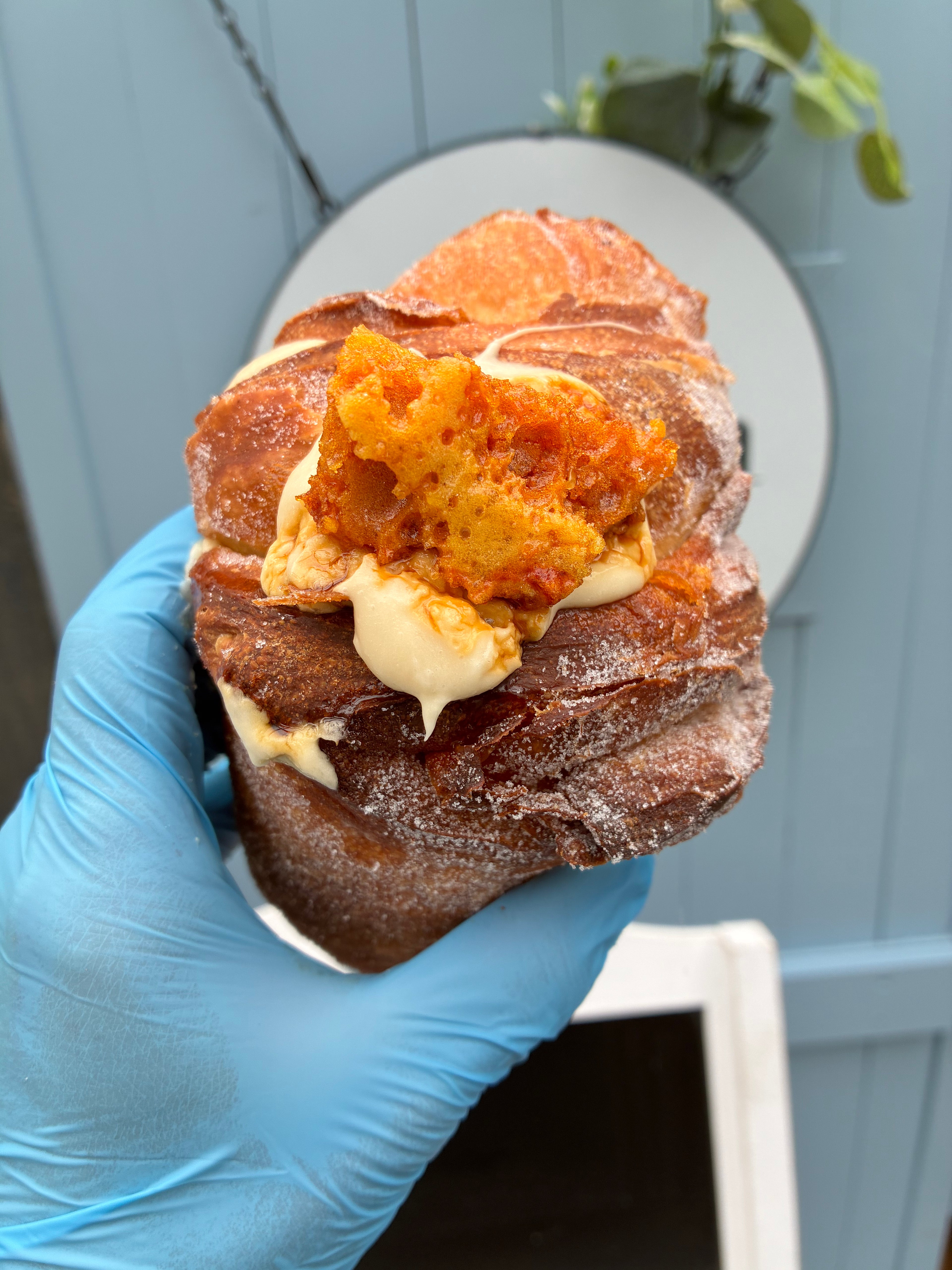 Honeycomb cruffin
