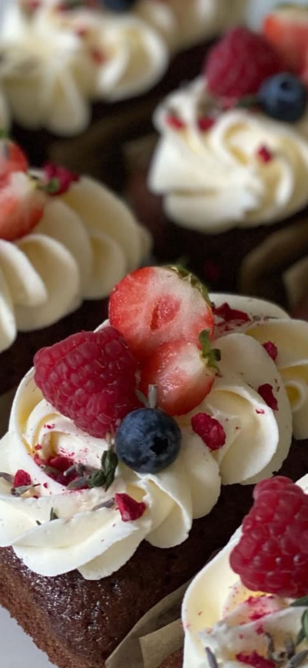 (Gluten free) Vanilla cake with fruit