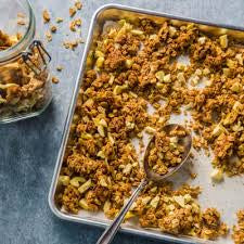 Pear & hazelnut granola